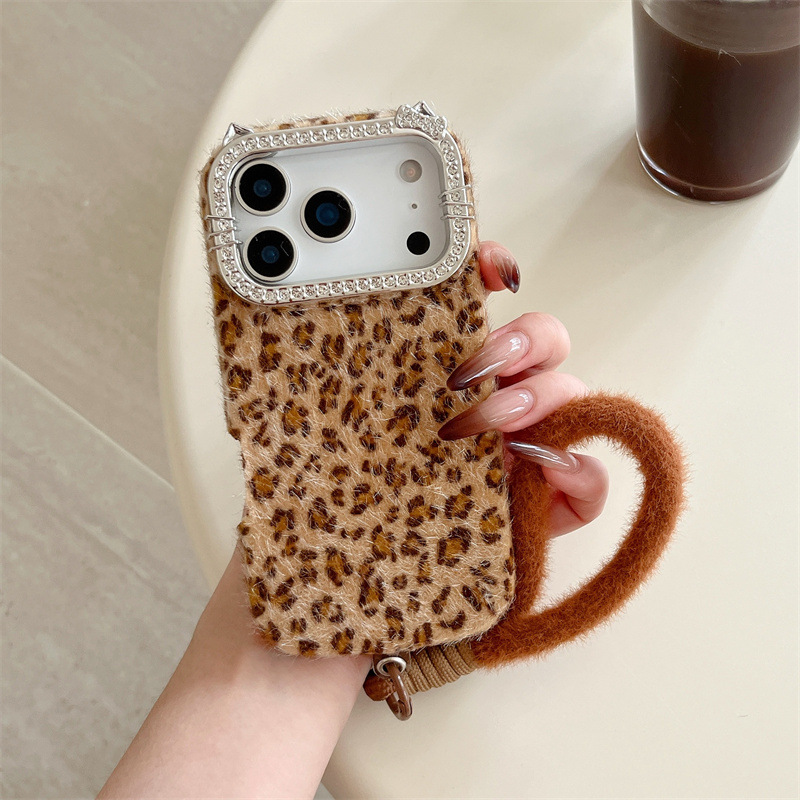 Luxury diamond-encrusted leopa - đánh giá và giá Phone Cases Luxury