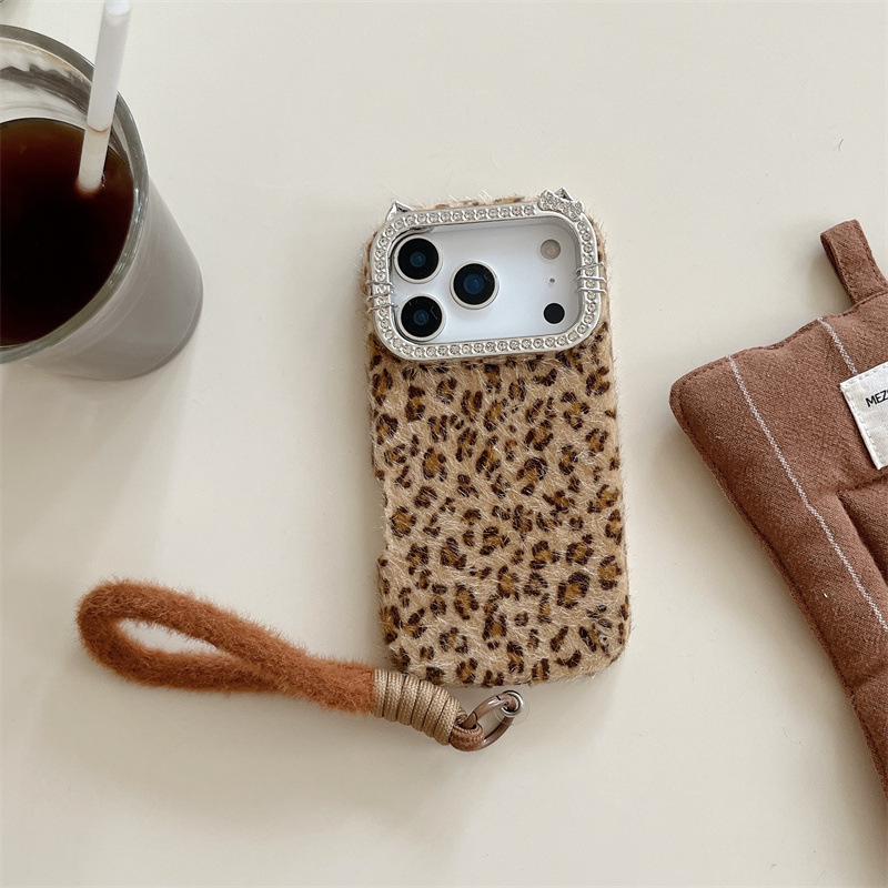 Luxury diamond-encrusted leopa - đánh giá và giá Phone Cases Luxury